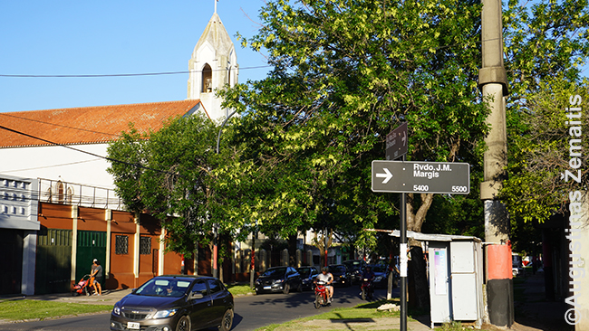 Margio gatvė ir lietuvių bažnyčia