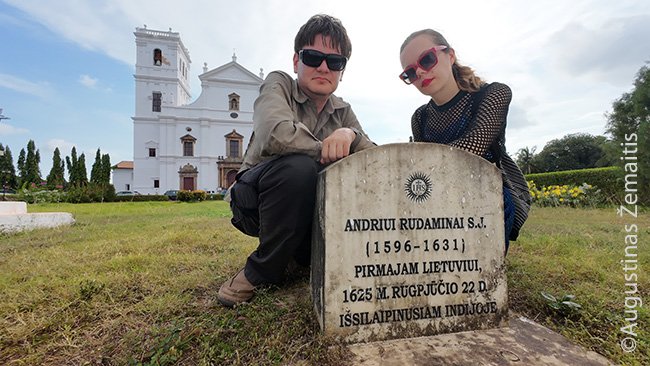 Prie paminklo Andriui Rudaminai