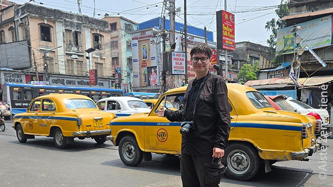 Senieji Kolkatos taksi netoli universiteto