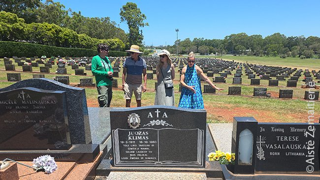 Lietuvių kapinių zonoje