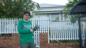 Su dronu prie Brisbeno lietuvių namų